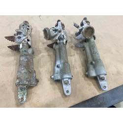 Curtiss P-40 brake master cylinders